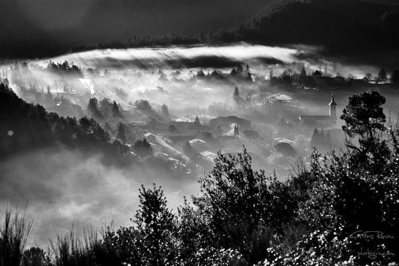 Gilles Renou village dans la brume